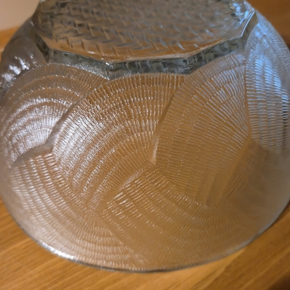 Vintage Glass Serving Bowl Mid 90s Basket Weave Textured Pattern - Picture 3 of 5